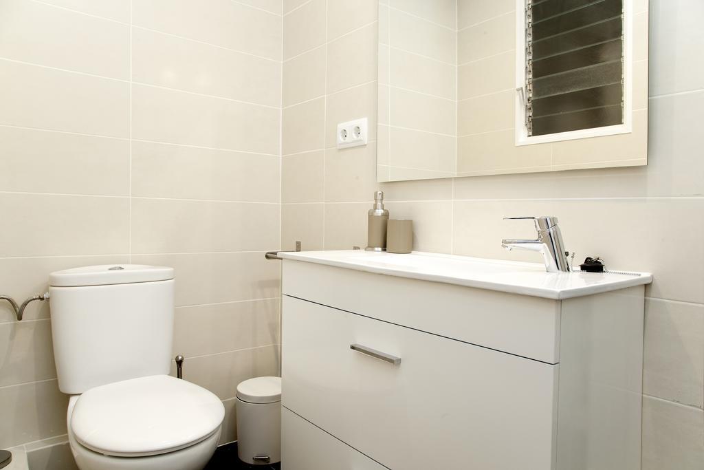 Appartement Flateli Roger 2 à Barcelone Extérieur photo